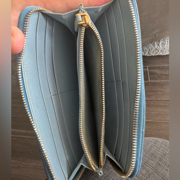 Prada Saffiano zip wallet - Picture 5 of 6
